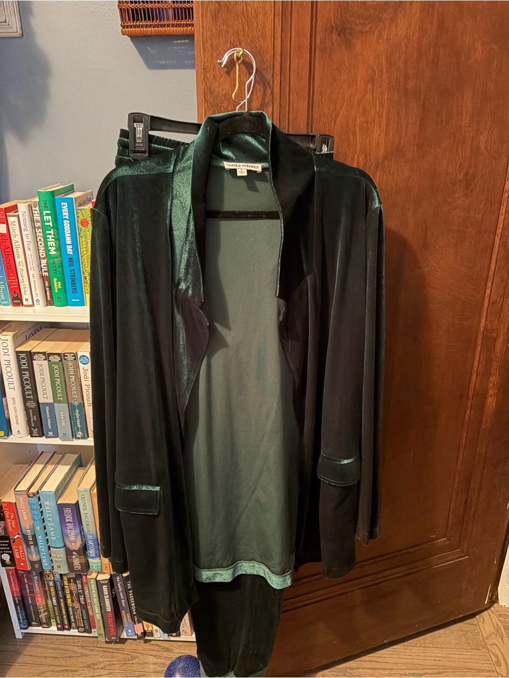 Vada Winter Emerald Green Velour Open-Front Jacket and Drawstring Pant Set